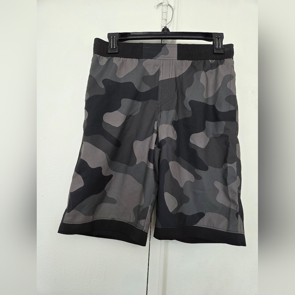 Columbia Boys Gray & Black Camo Athletic Shorts